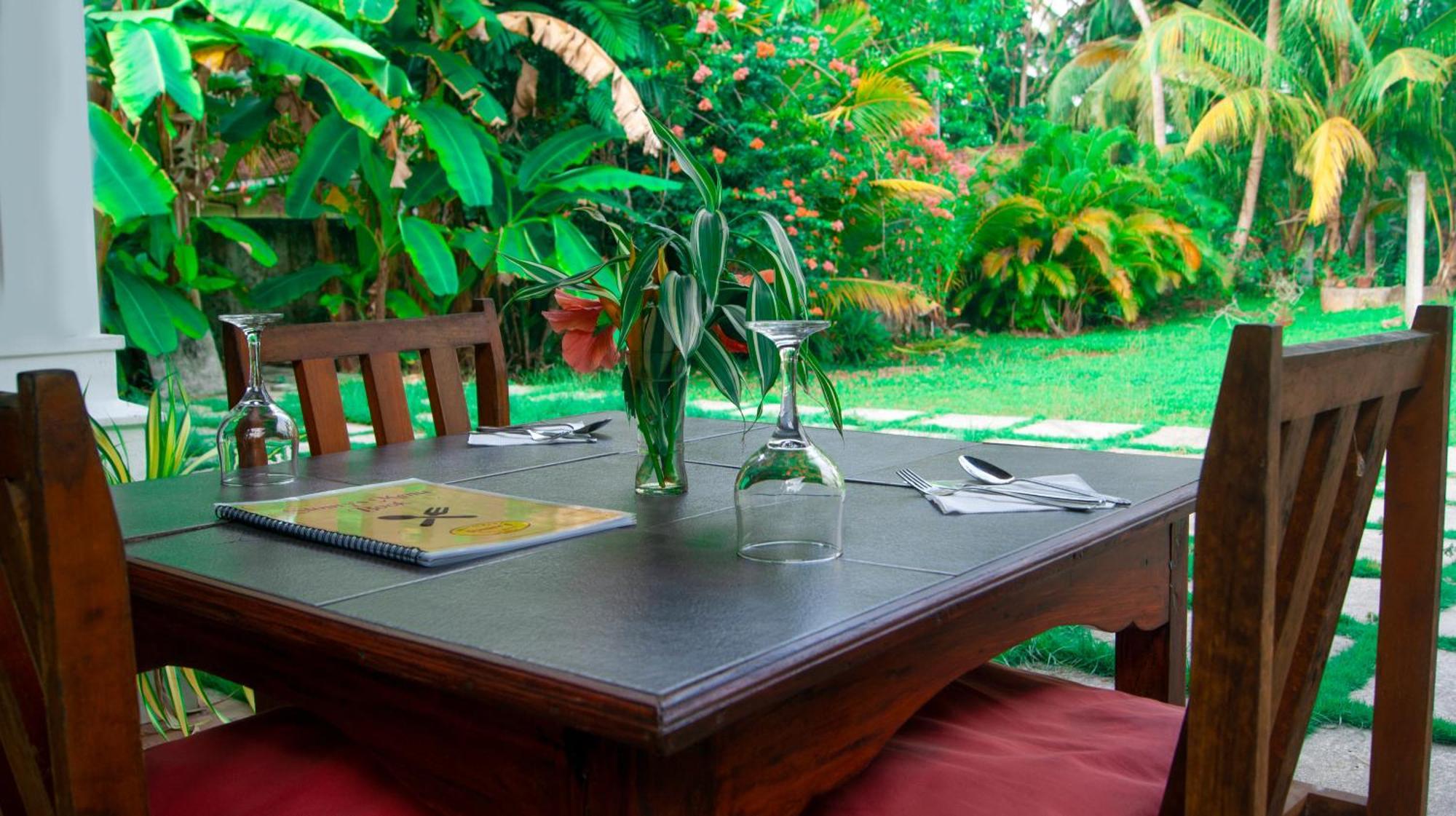 Sunny'S Garden Hotel Ambalangoda  Extérieur photo
